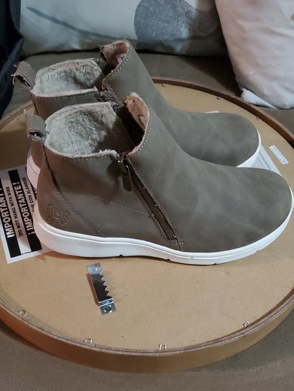 New Chaps Womans Size 6 Taupe Chukka Boot with Double Side Zip And Fuzzy Inside